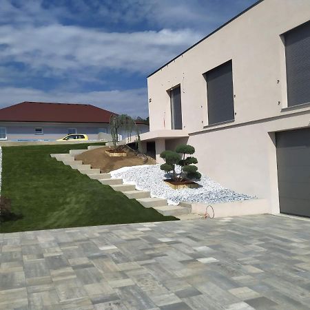 Place Near Casino Mond - Apartma Urska シェンティリ エクステリア 写真