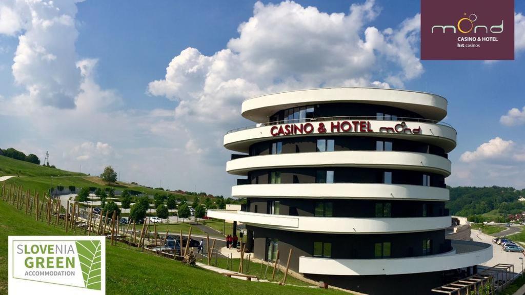 Place Near Casino Mond - Apartma Urska シェンティリ エクステリア 写真